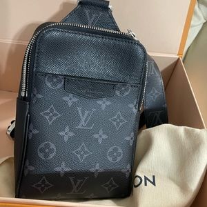 Price dropped ‼️ Auth. LV outdoor men sling